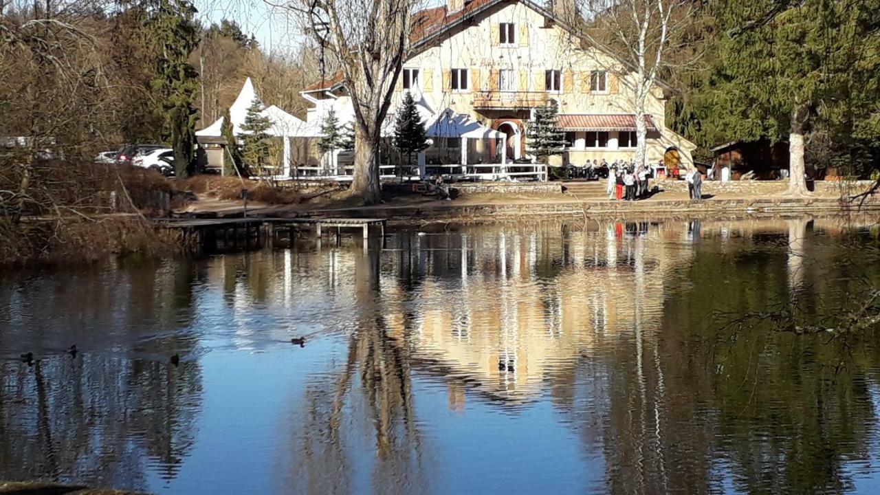 Ferienwohnung A L'Ombre De La Cascade Lemberg Exterior foto